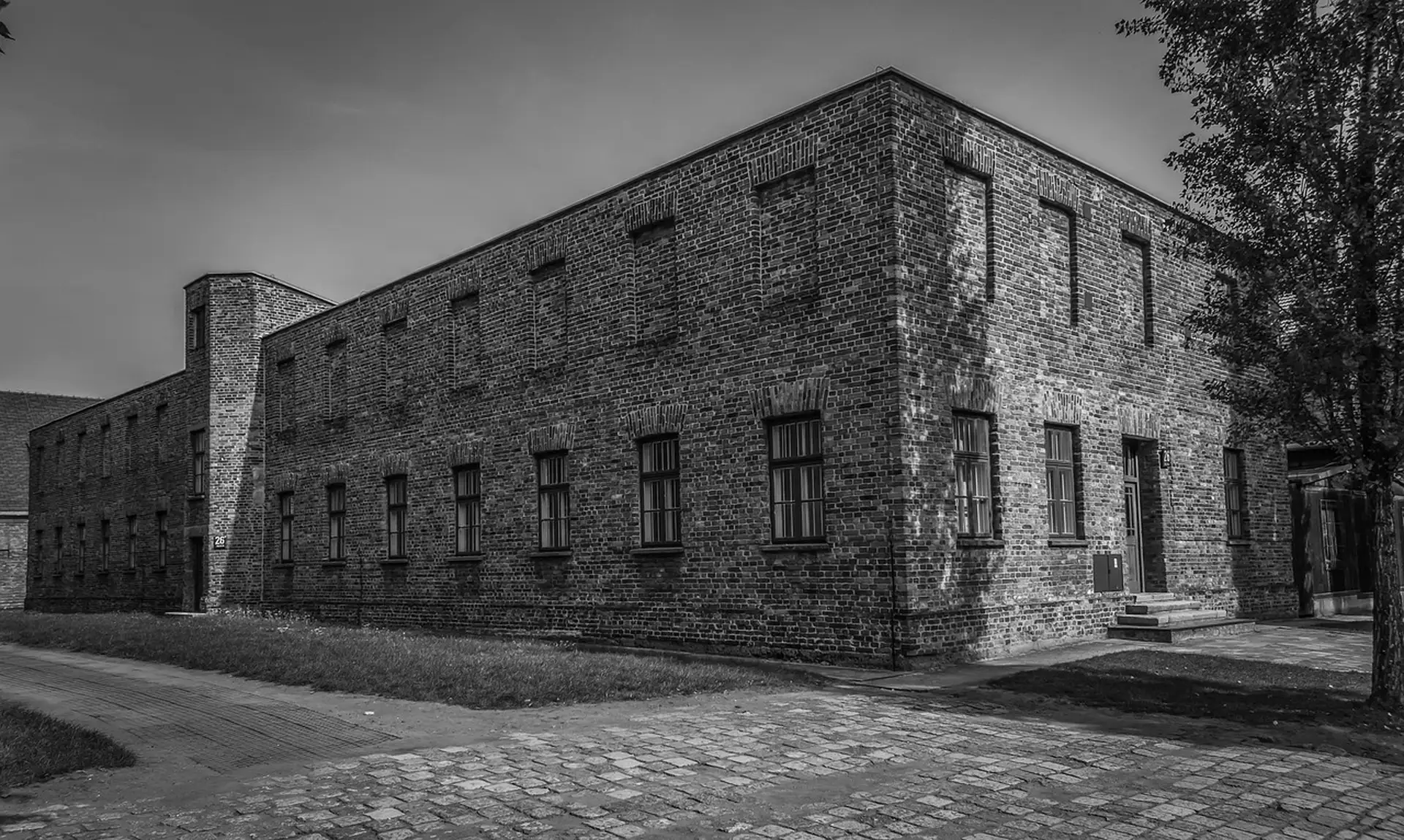 Walking shoes gravel — Private vs Group Auschwitz Tour: Cost, Pace and Which to Choose