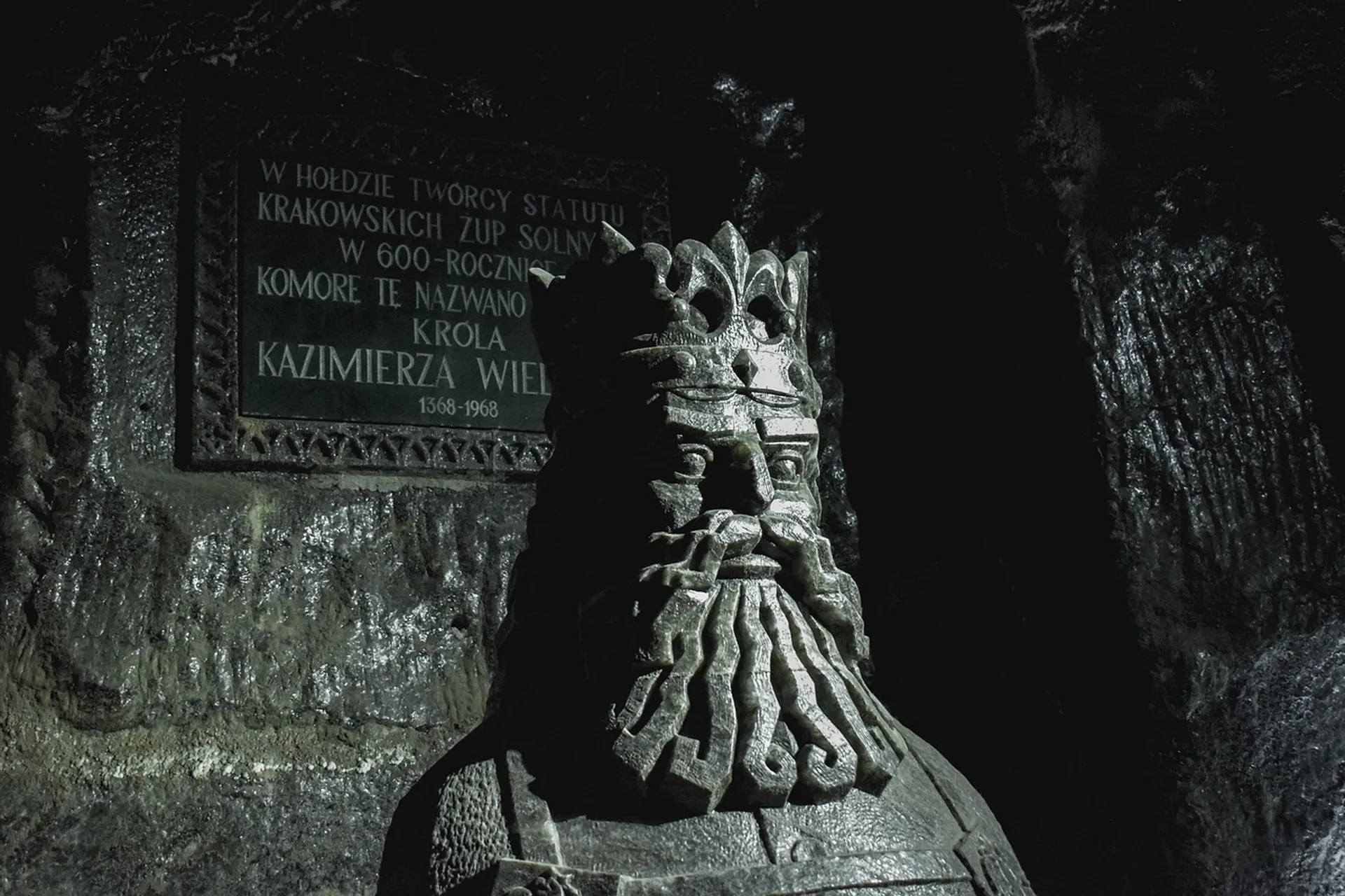 What the wieliczka salt mine tour is actually like — Salt crystal chandelier detail, Wieliczka Salt Mine