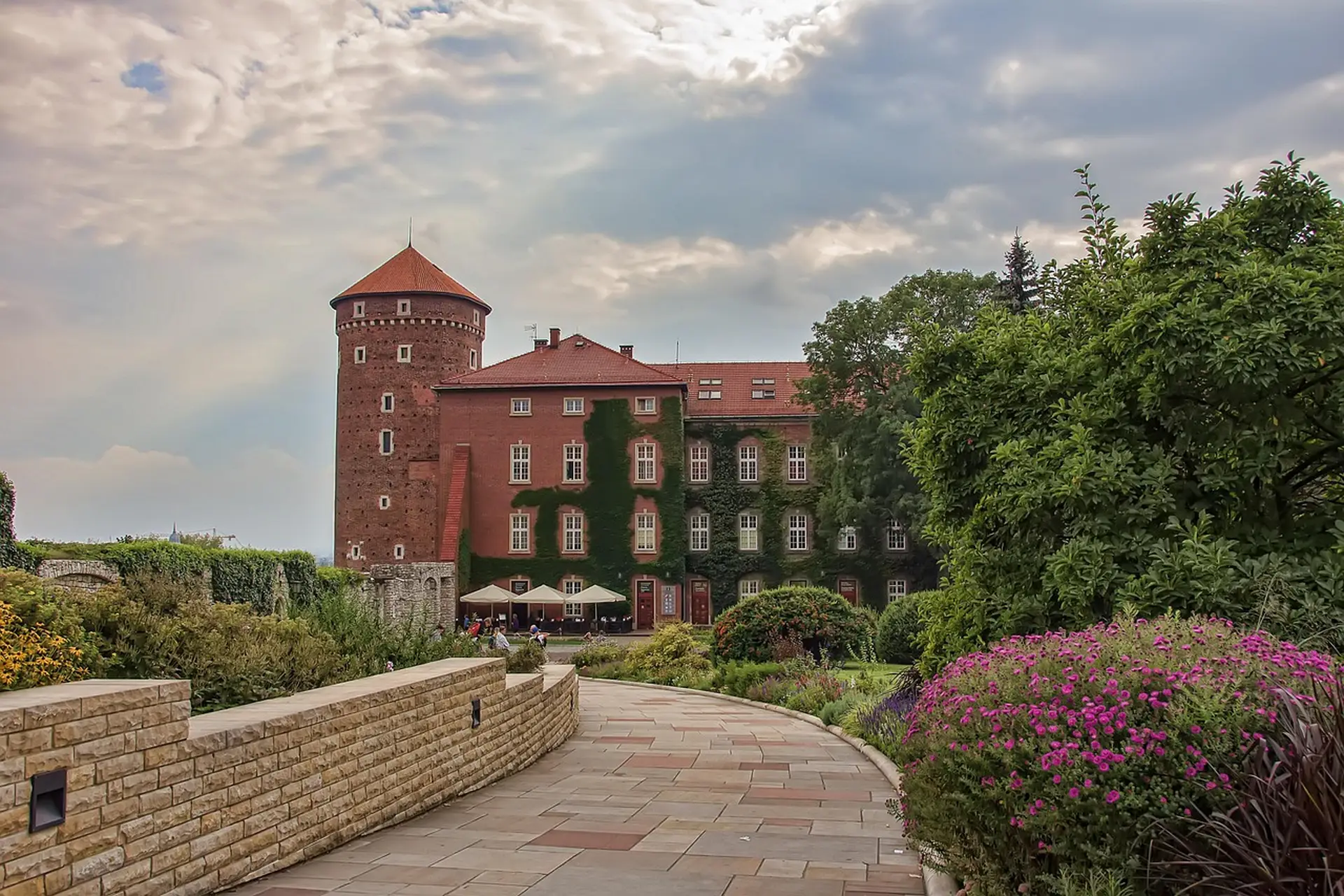 Wawel dragon statue fire — Romantic Things to Do in Krakow: A Candlelit Old-World Evening
